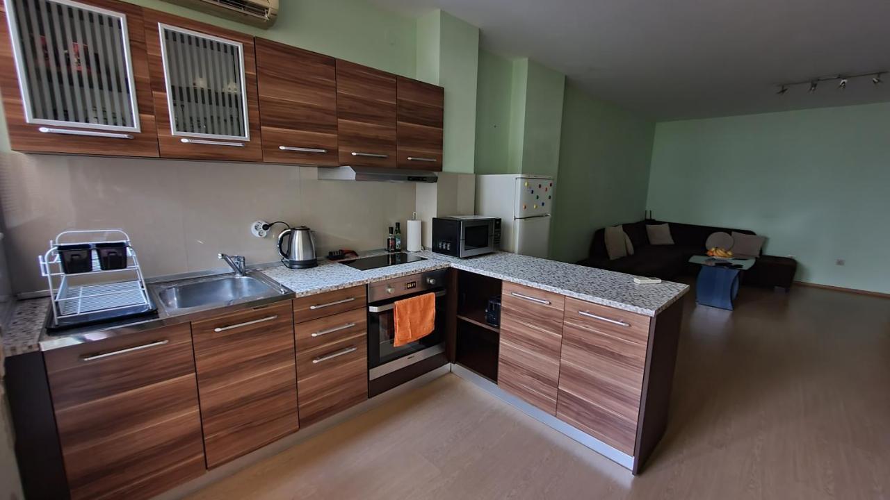 Apartmán Minimalistic 1Br Flat With A Parking Spot Varna Exteriér fotografie